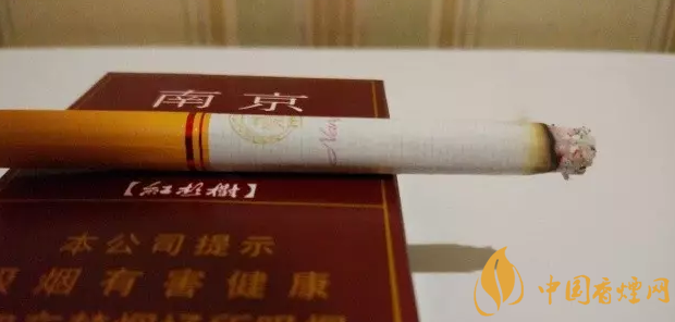 南京哪款烟好抽 南京紫树香烟甘甜有劲儿但不过瘾